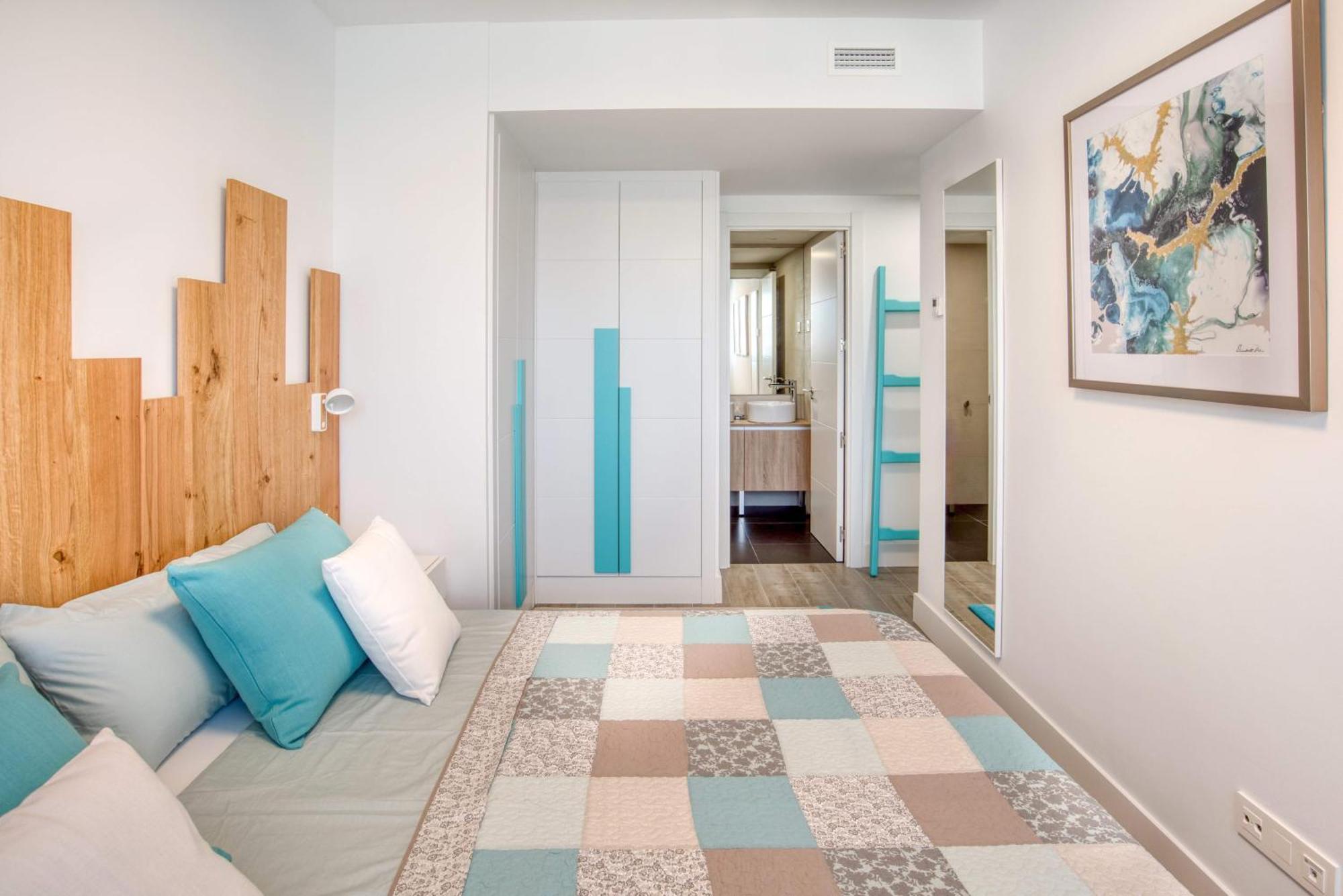 Апартаменты Penthouse On The First Line Платья-де-Аро Экстерьер фото